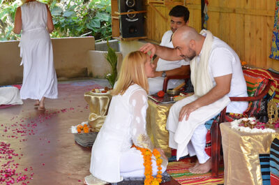 tantric meditation - Liisa receives an initiation from her teacher, Somananda