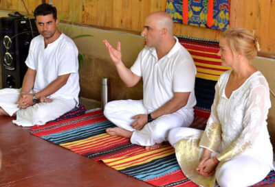 tantric meditation - Somananda lecturing to student's about key principles of the mind and meditation